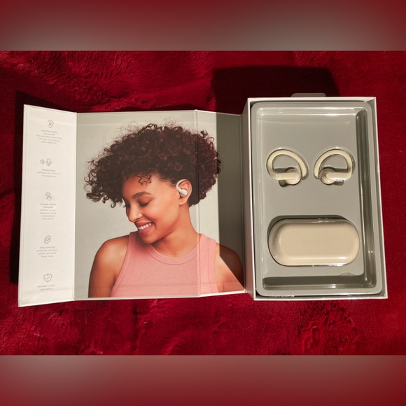 True Wireless Sport Earbuds by Heyday in Stone White - Picture 1 of 7